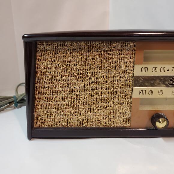 Vintage Radio - Still Hotter Than Your Tinder Date - Picture 8 of 12